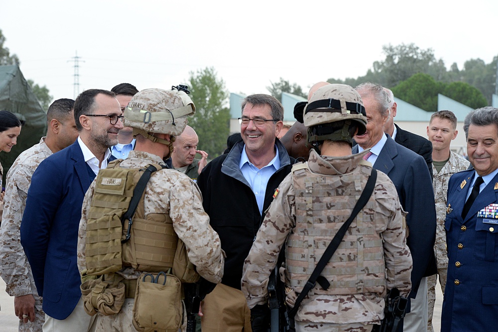 Secretary of defense speaks with marines after the airfield seizure bilateral exercise