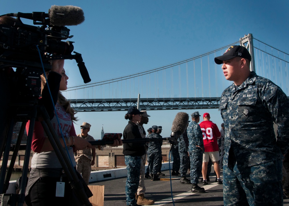49ers visit USS Somerset