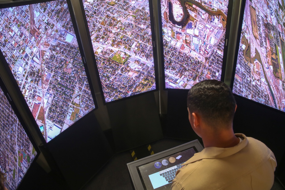 Marines tour Googleplex during San Francisco Fleet Week 2015