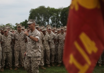 4th Marine Regiment commanding officer presents awards to MRF-D Marines