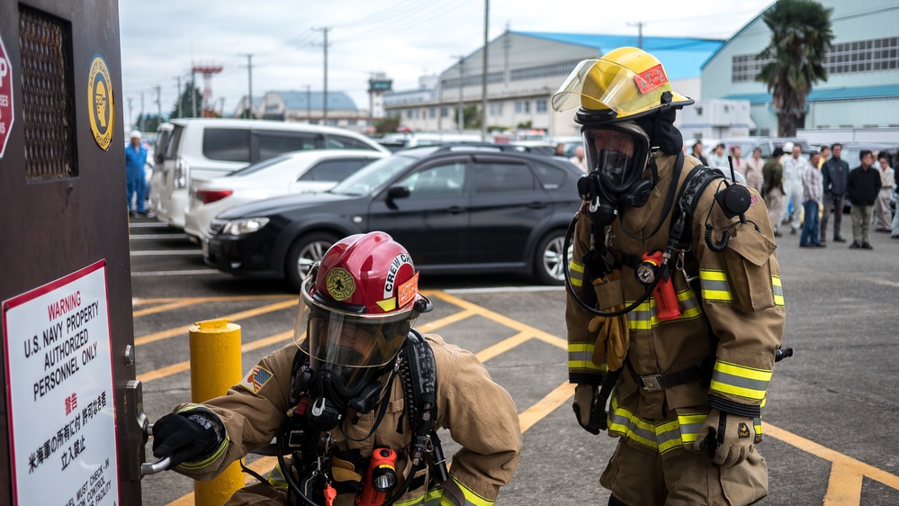 Fleet Readiness Center Western Pacific Support Equipment Rework Facility holds joint fire drill