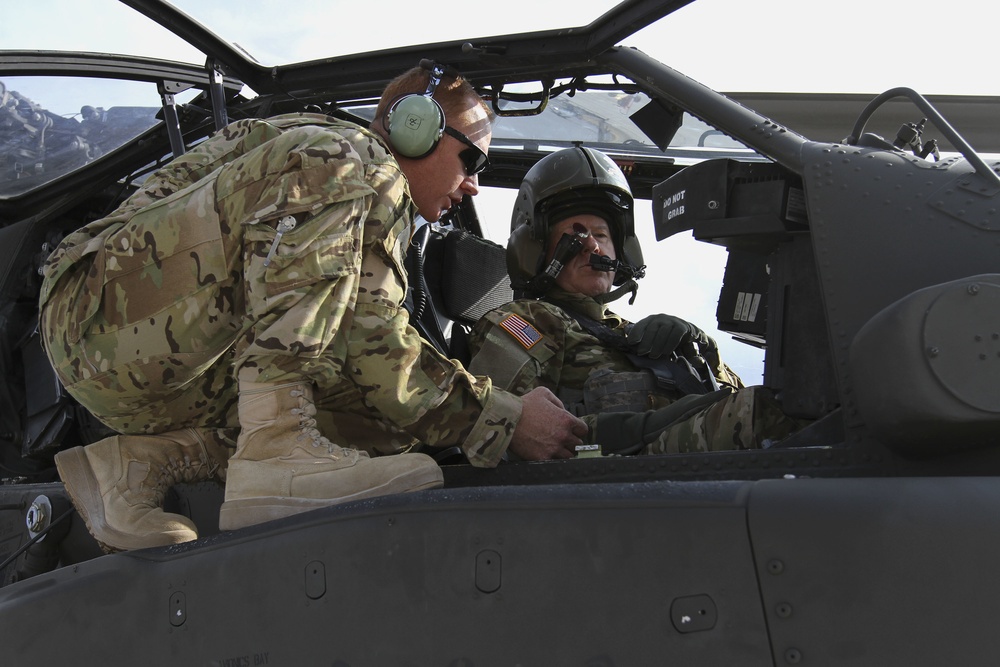 Lt. Gen. Williamson and Frank Kendall visit Fort Bliss during NIE 16.1