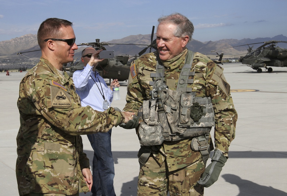 Lt. Gen. Williamson and Frank Kendall visit Fort Bliss during NIE 16.1