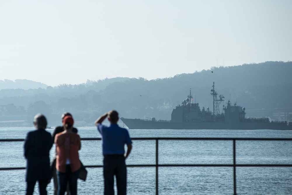 USS Cape St. George arrives in San Francisco for Fleet Week