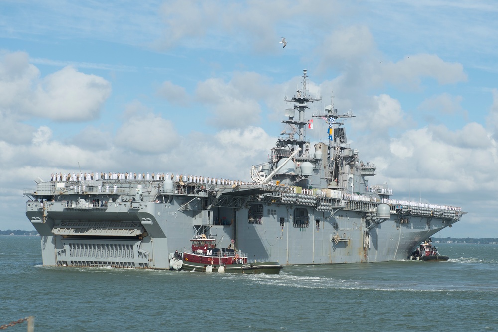 USS Kearsarge departure