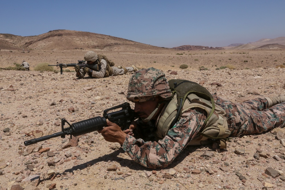 15th MEU Marines train in U.S. 5th Fleet Area of Operations