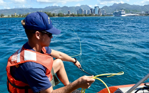 Coast Guard RDLP conducts ROV training off Oahu