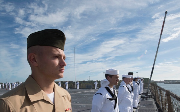USS Oak Hill (LSD 51)