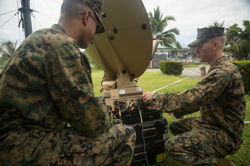 Communication Marines connect, keep 3rd MEB running during PHIBLEX 2015