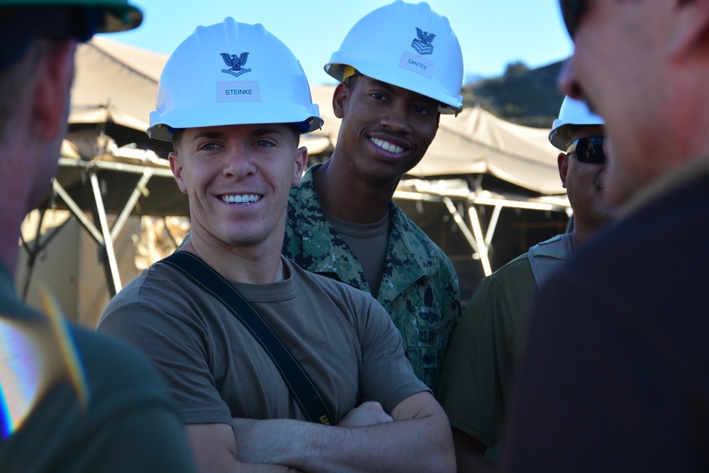 US Navy sailors train British Army soldiers in expeditionary medical training