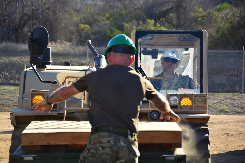 US Navy sailors train British Army soldiers in expeditionary medical training