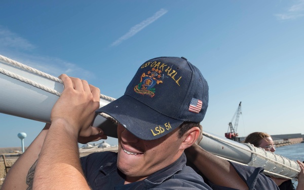 USS Oak Hill (LSD 51)