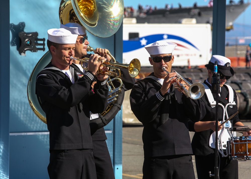 San Francisco Pier 80 hosts static ship display, band performances during Fleet Week 2015