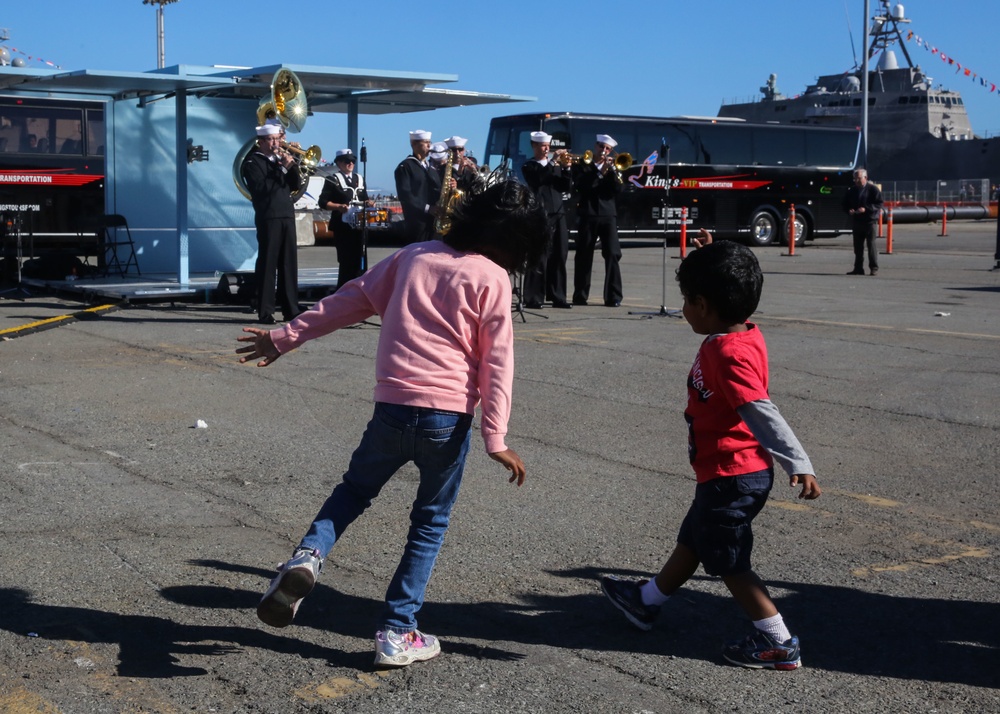 San Francisco Pier 80 hosts static ship display, band performances during Fleet Week 2015