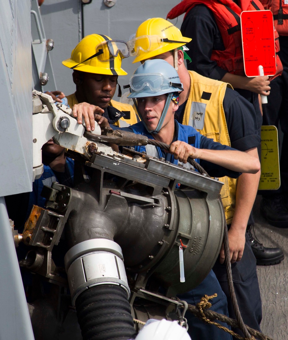 USS Arlington (LPD 24) refuels at sea