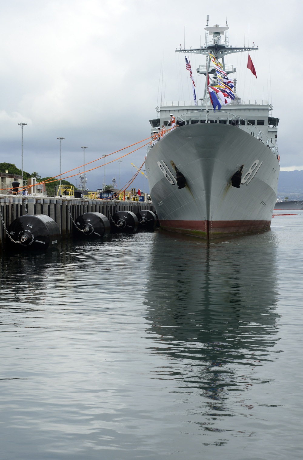 The People’s Liberation Army Navy midshipmen training ship Zheng He (Type 679, Hull 81) arrives in Joint Base Pearl Harbor-Hickam