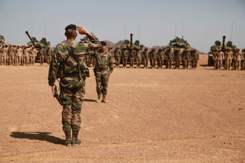 U.S. Marines, French soldiers complete desert survival course