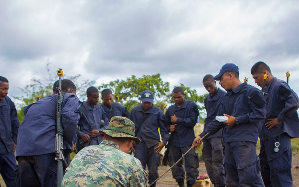 SPMAGTF-SC Marines train Belize military