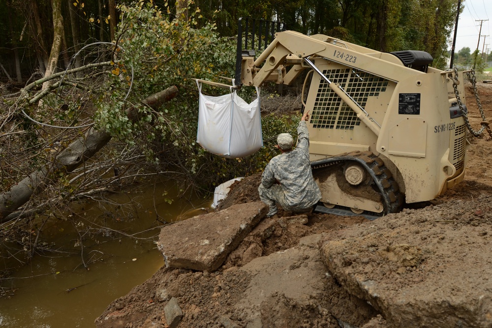 1782nd Engineer Company from Lancaster, SC, helps Columbia rebuild