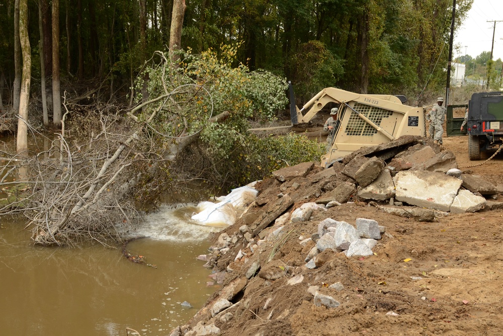 1782nd Engineer Company from Lancaster, SC, helps Columbia rebuild