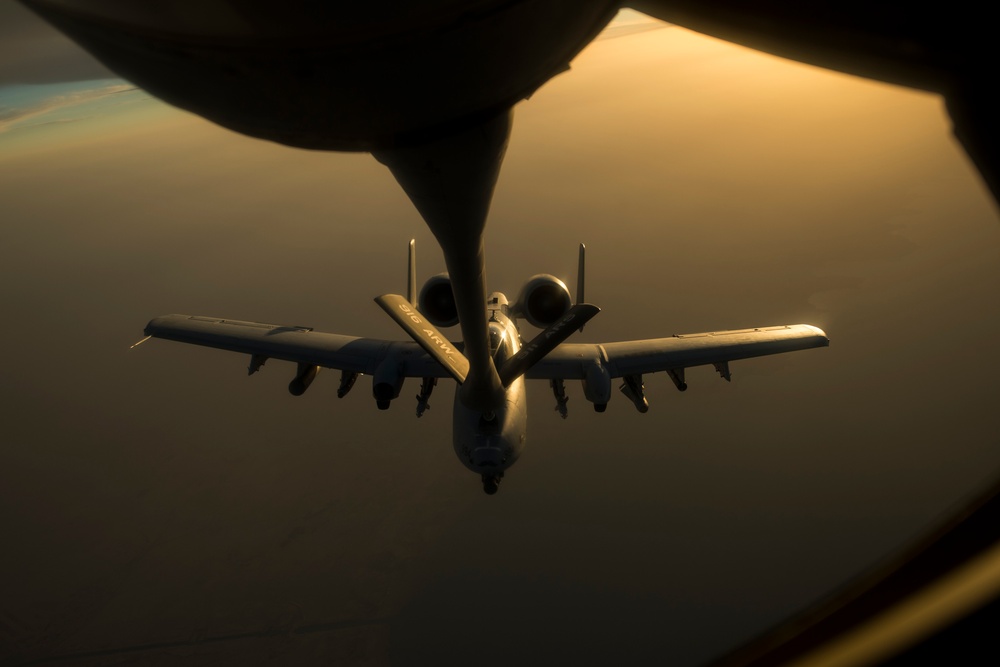 340th EARS refuels B1 and A-10s