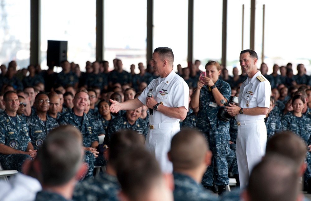 All hands call on Kilo Pier