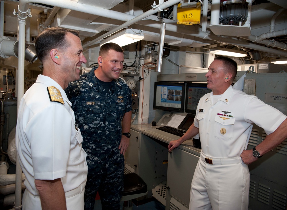 CNO, MCPON visit USS John Paul Jones