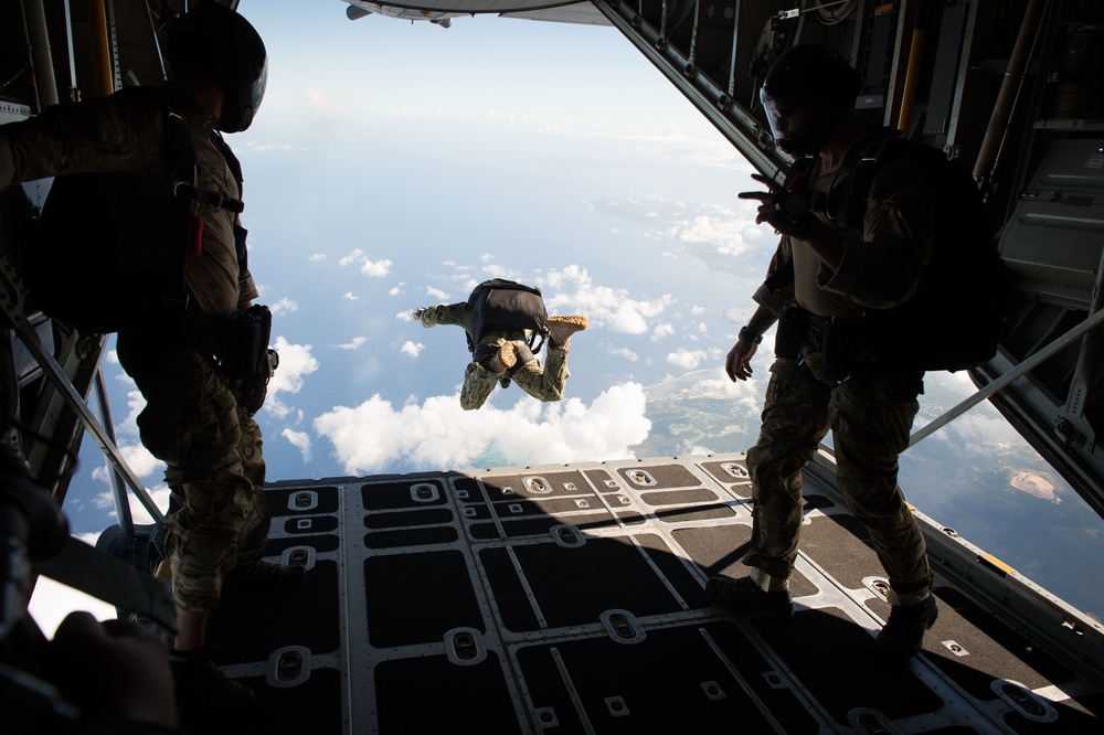 EODMU-5 conducts military free fall jump sustainment training