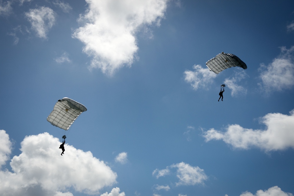 EODMU-5 conducts military free fall jump sustainment training