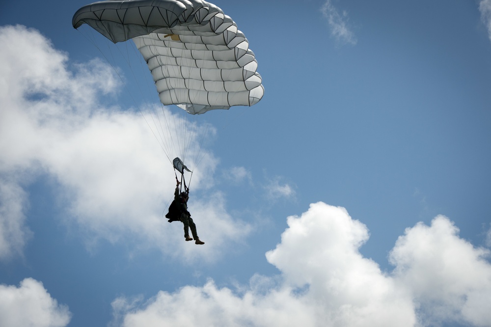 EODMU-5 conducts military free fall jump sustainment training