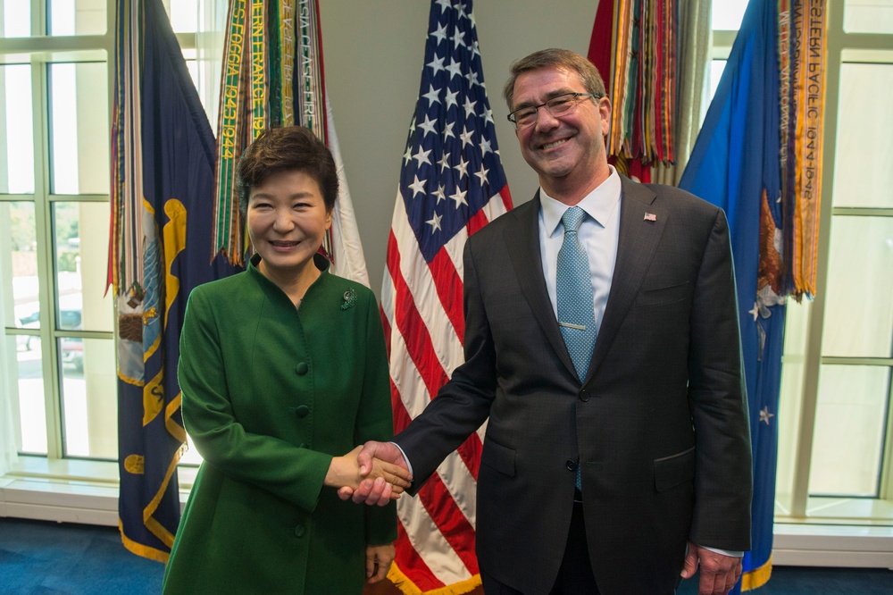 Secretary of defense welcomes Republic of Korea's president