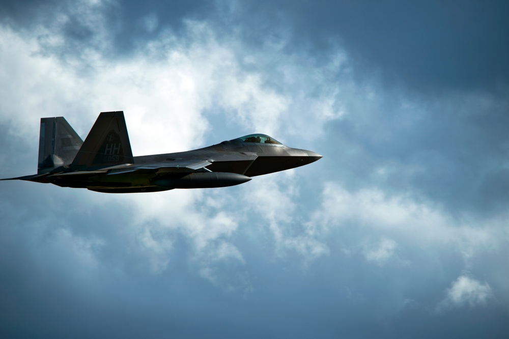 Hawaiian Raptors launch for joint training