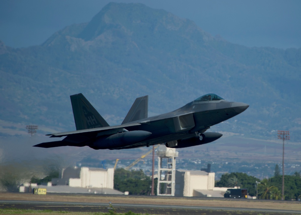 Hawaiian Raptors launch for joint training