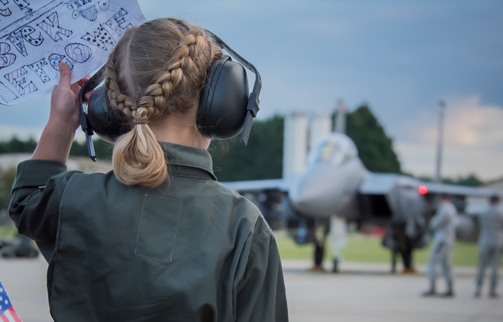 494th Fighter Squadron homecoming