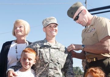 Maj. Lisa Jaster becomes first U.S. Army Reserve female Ranger
