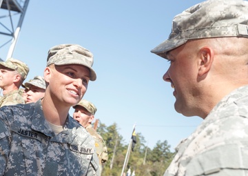 Maj. Lisa Jaster becomes first U.S. Army Reserve Female Ranger