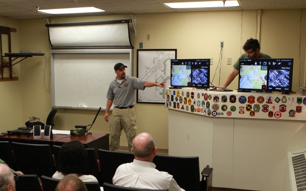 Marines use tablet technology to advance war fighting skills