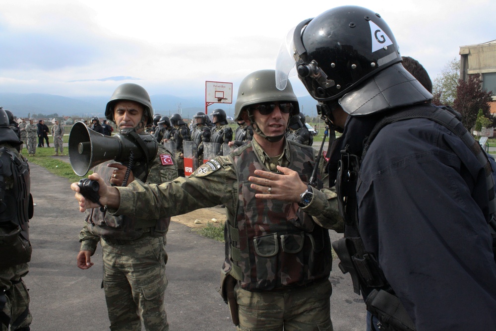 Operation Stonewall: KFOR and Kosovo Police face emergency response scenario together