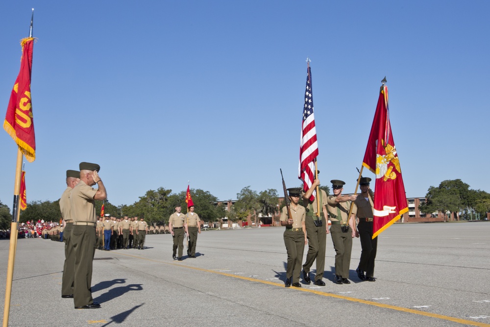 CMC Visits MCRD Parris Island and MCAS Beaufort