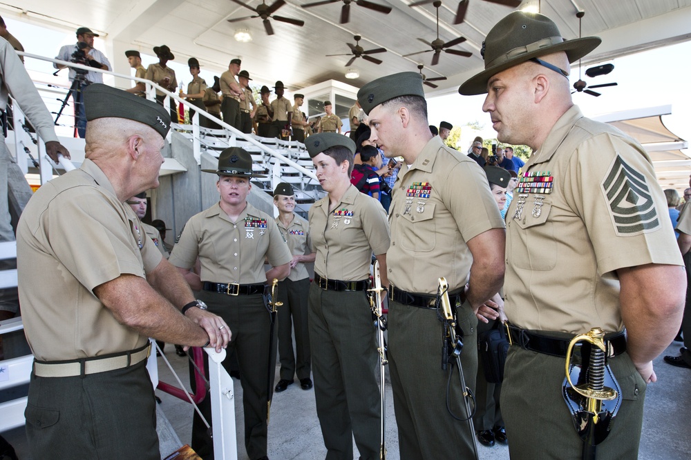 CMC Visits MCRD Parris Island and MCAS Beaufort