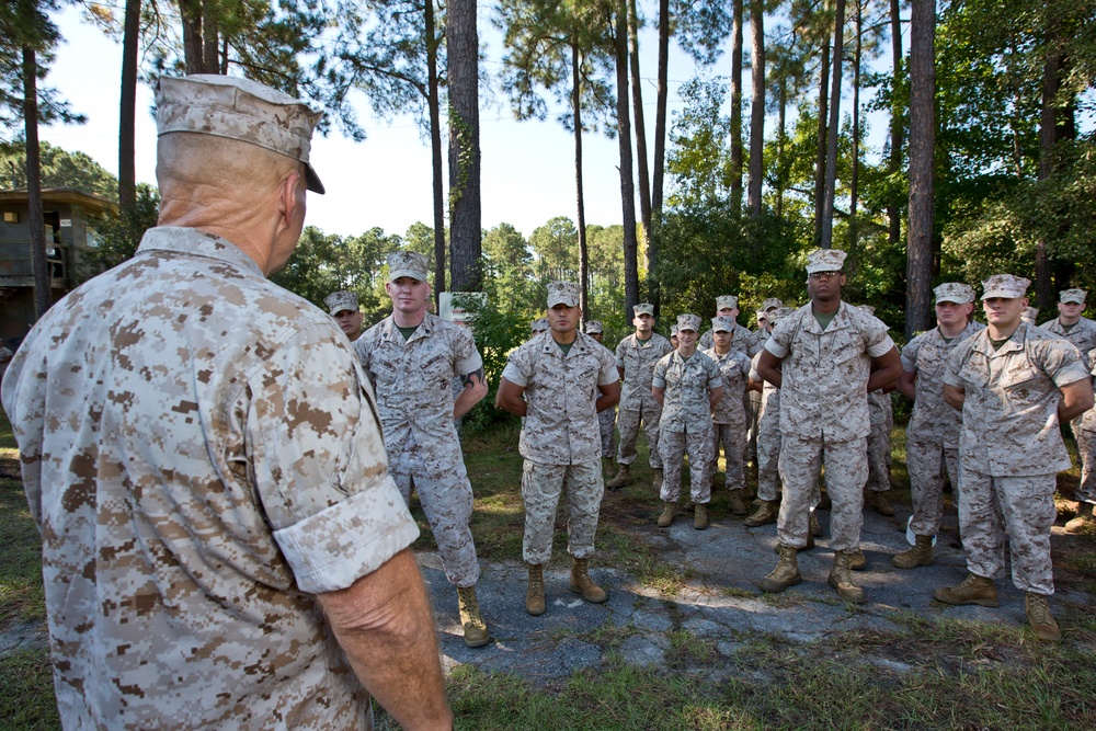 CMC Visits MCRD Parris Island and MCAS Beaufort