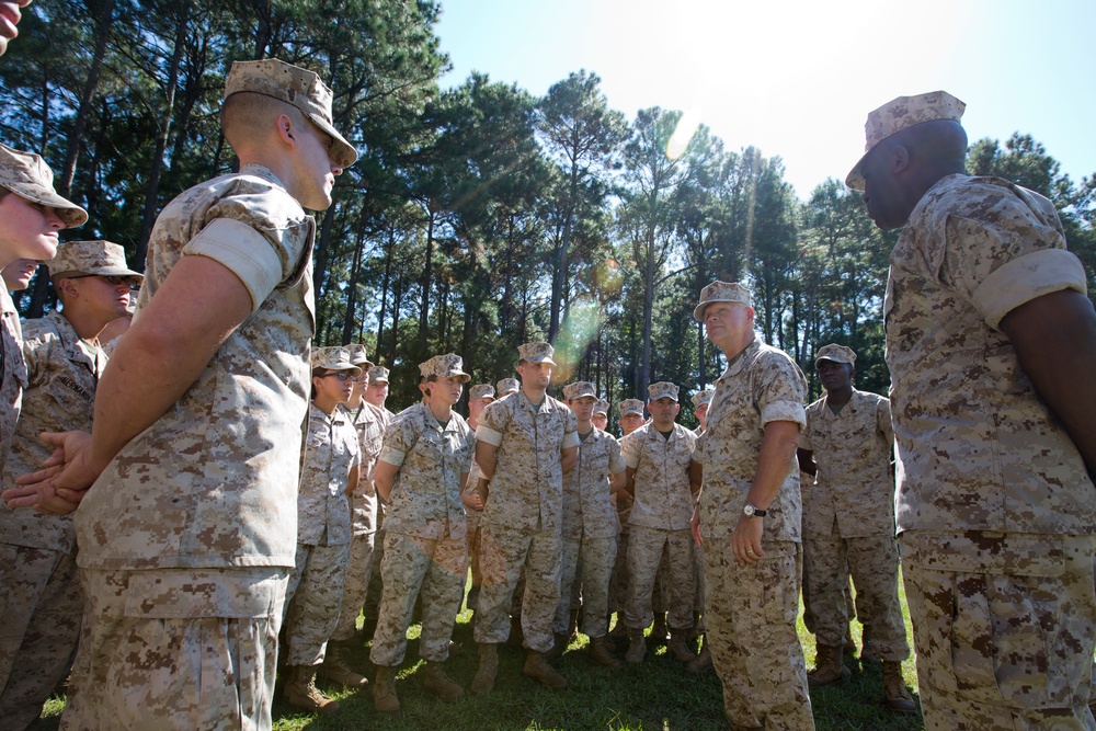 CMC Visits MCRD Parris Island and MCAS Beaufort