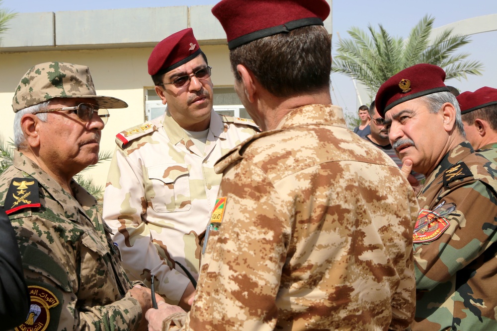 Iraqi and Peshmerga military officials discuss future operations