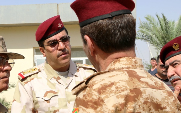 Iraqi and Peshmerga military officials discuss future operations