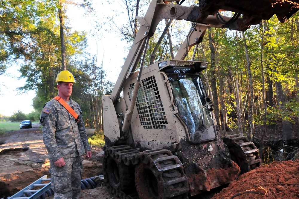 NC Guard’s 878th and 875th Engineer Company flood relief mission in Hemingway, SC