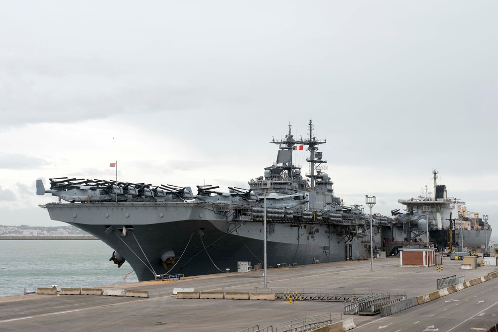 USS Kearsarge action at Naval Station Rota