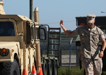 Marines take on roads in Humvee course