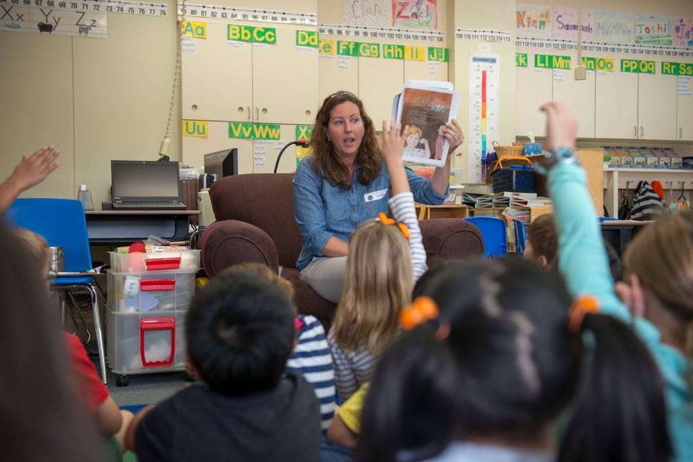 NAF Atsugi participates in Read Around the Globe