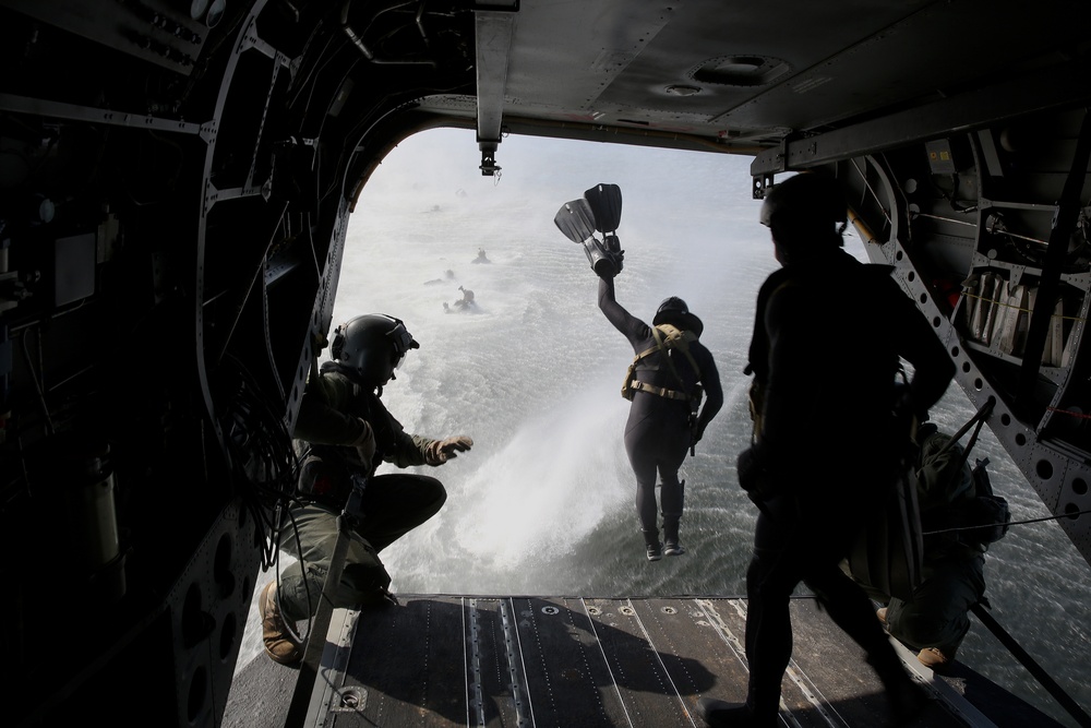 Marine Raiders undertake two-week air integration course