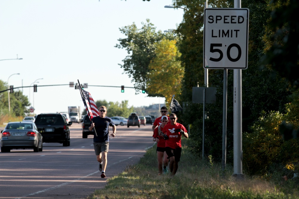 'Rock' Soldiers run Old Glory Relay